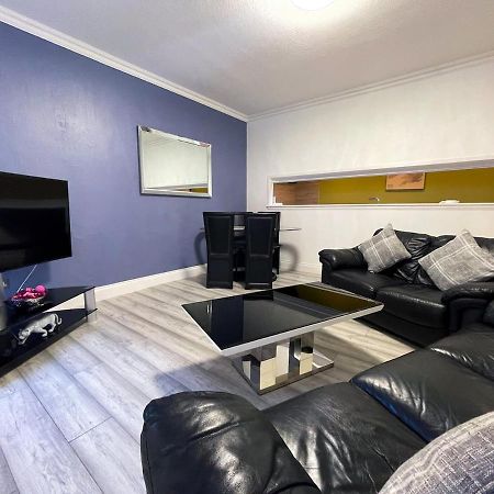 Recently Refurbished Two Bedroom Apartment, Central Location! Glasgow Exteriér fotografie