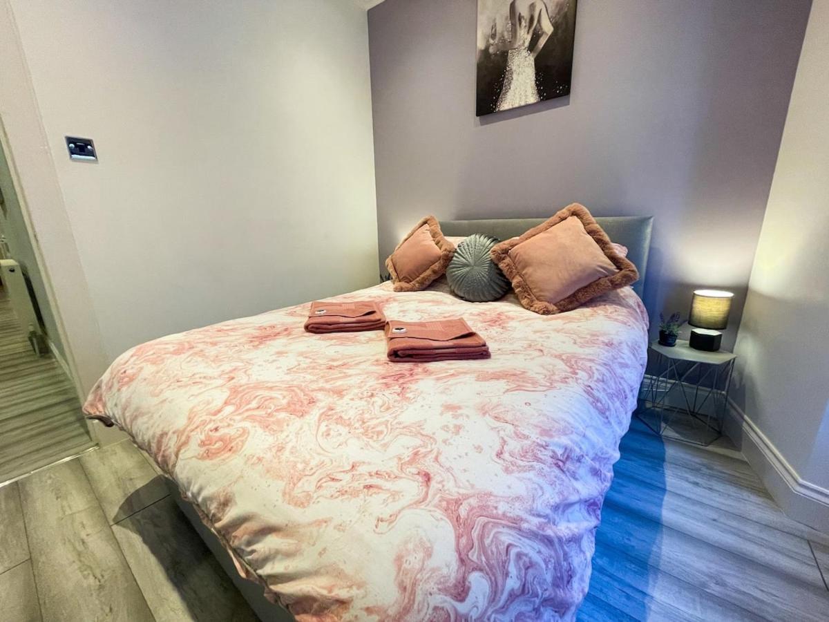 Recently Refurbished Two Bedroom Apartment, Central Location! Glasgow Exteriér fotografie