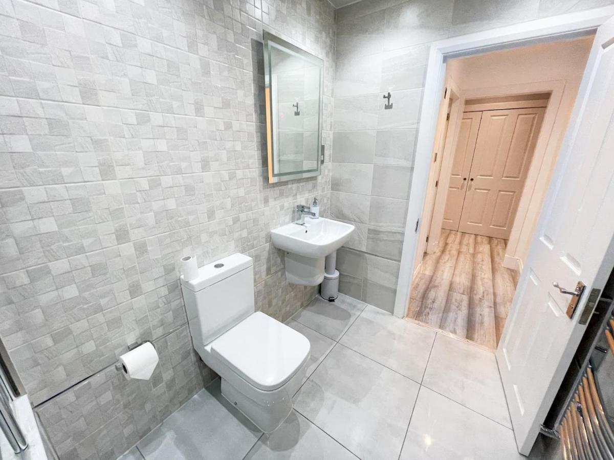 Recently Refurbished Two Bedroom Apartment, Central Location! Glasgow Exteriér fotografie