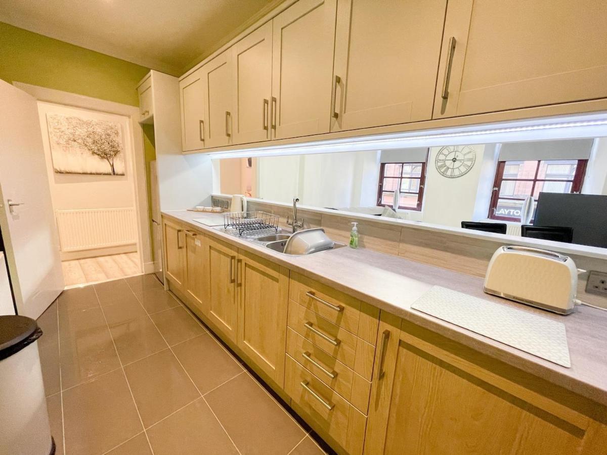 Recently Refurbished Two Bedroom Apartment, Central Location! Glasgow Exteriér fotografie
